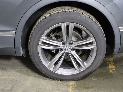 Used 2019 Volkswagen Tiguan SEL R-Line AWD/4WD image 45