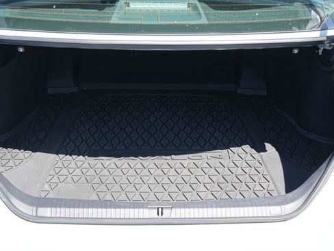 Used 2022 Toyota Avalon Limited w/ Advanced Safety Package FWD image 8