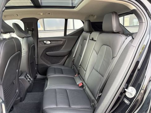 Certified 2024 Volvo XC40 B5 Plus w/ Climate Package AWD/4WD image 23