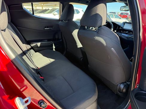 Used 2018 Toyota C-HR XLE FWD image 15