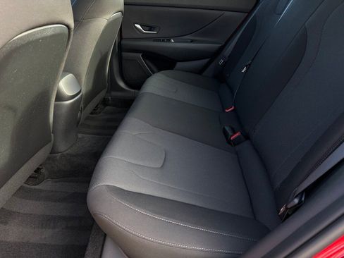 Certified 2023 Hyundai Elantra SE image 11