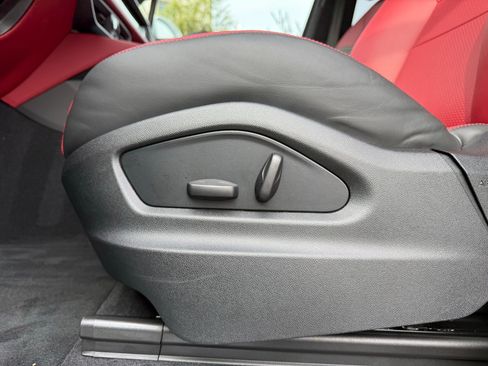 Used 2026 Porsche Cayenne image 27