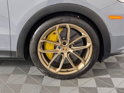 Certified 2024 Porsche Cayenne Turbo GT AWD/4WD image 14