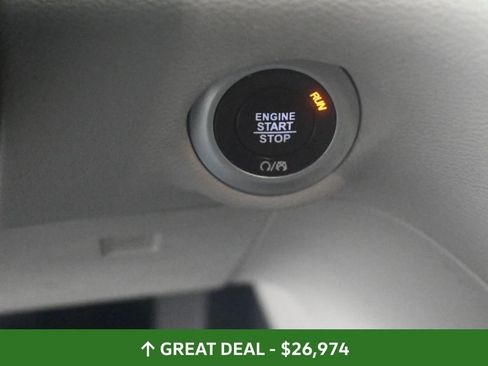 Used 2024 Chrysler Pacifica Touring-L image 44