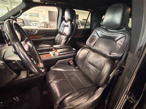 Used 2020 Lincoln Navigator Reserve AWD/4WD image 13