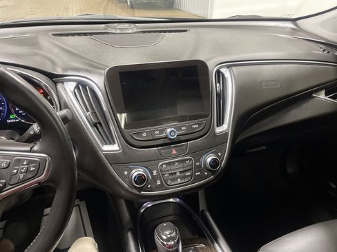 Used 2020 Chevrolet Malibu Premier FWD image 28