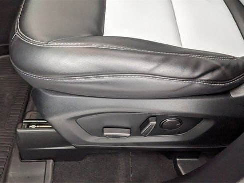 Certified 2022 Ford Explorer XLT w/ Equipment Group 202A image 26