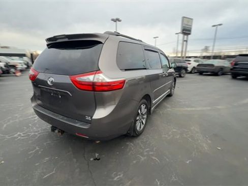 Used 2020 Toyota Sienna XLE Premium image 8