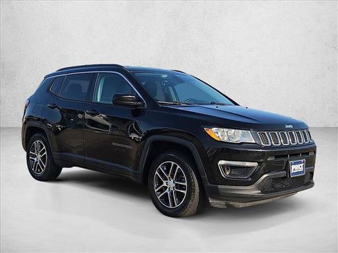 Used 2018 Jeep Compass Latitude w/ Popular Equipment Group FWD image 3