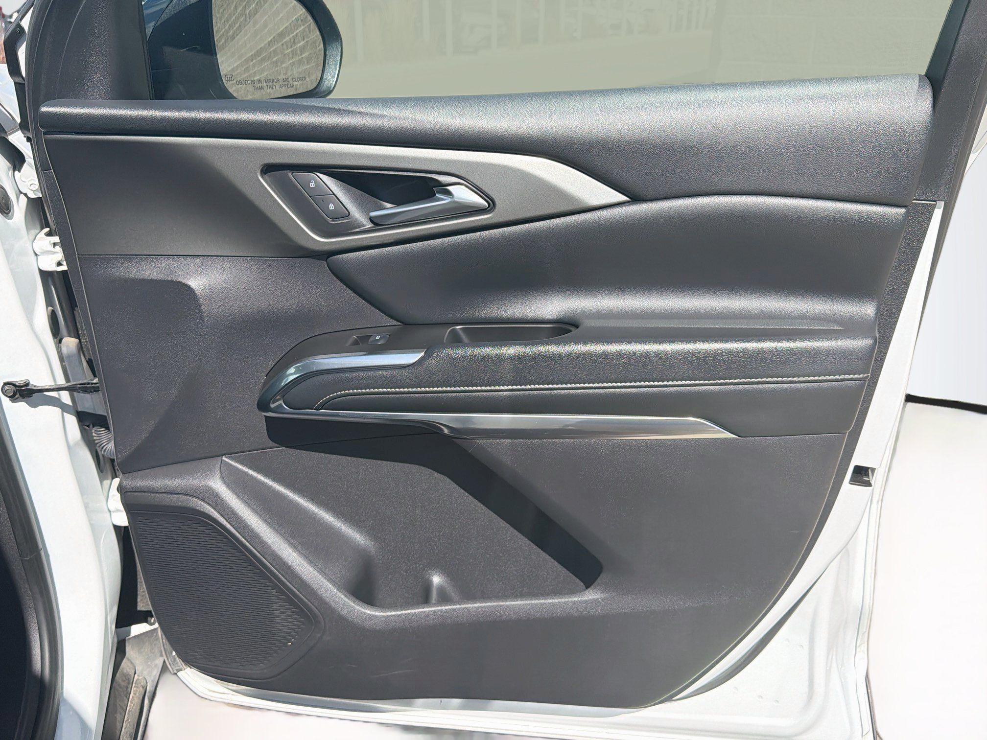 Used 2025 Chevrolet Traverse LT AWD/4WD image 35