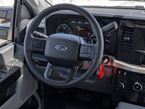 New 2026 Ford F250 XL w/ XL Off-Road Package image 17