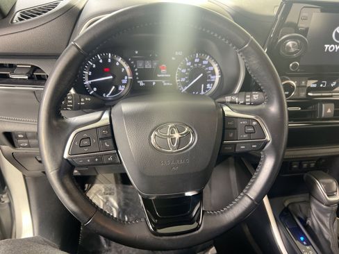 Used 2021 Toyota Highlander XSE image 11