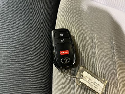 Used 2025 Toyota Tacoma TRD Off-Road image 23