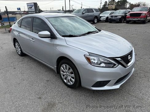 Used 2019 Nissan Sentra S image 3