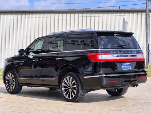 Used 2018 Lincoln Navigator Select w/ Technology Package RWD image 4