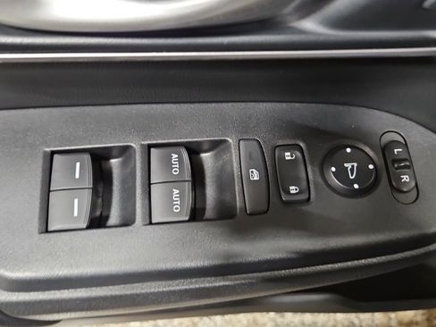 Used 2022 Honda CR-V EX-L image 11