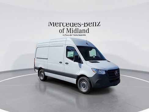 Used 2025 Mercedes-Benz Sprinter 2500 image 2