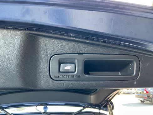 Used 2020 Honda CR-V EX-L image 10
