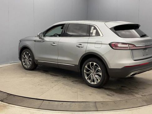 Used 2022 Lincoln Nautilus Reserve AWD/4WD image 2