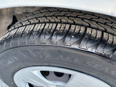 Used 2018 Chevrolet Cruze LS image 28