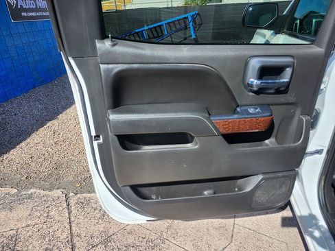 Used 2018 GMC Sierra 1500 SLT image 16