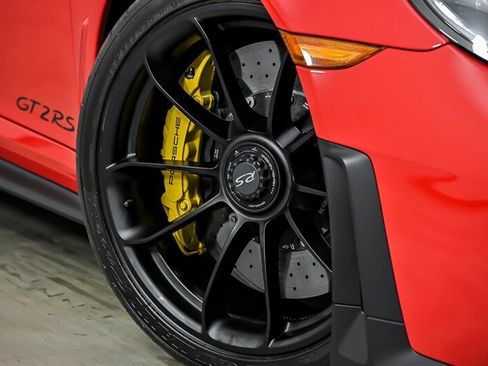 Used 2018 Porsche 911 GT2 RS RWD image 4