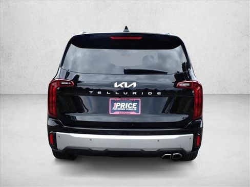 Used 2024 Kia Telluride S w/ S Sunroof Package FWD image 3