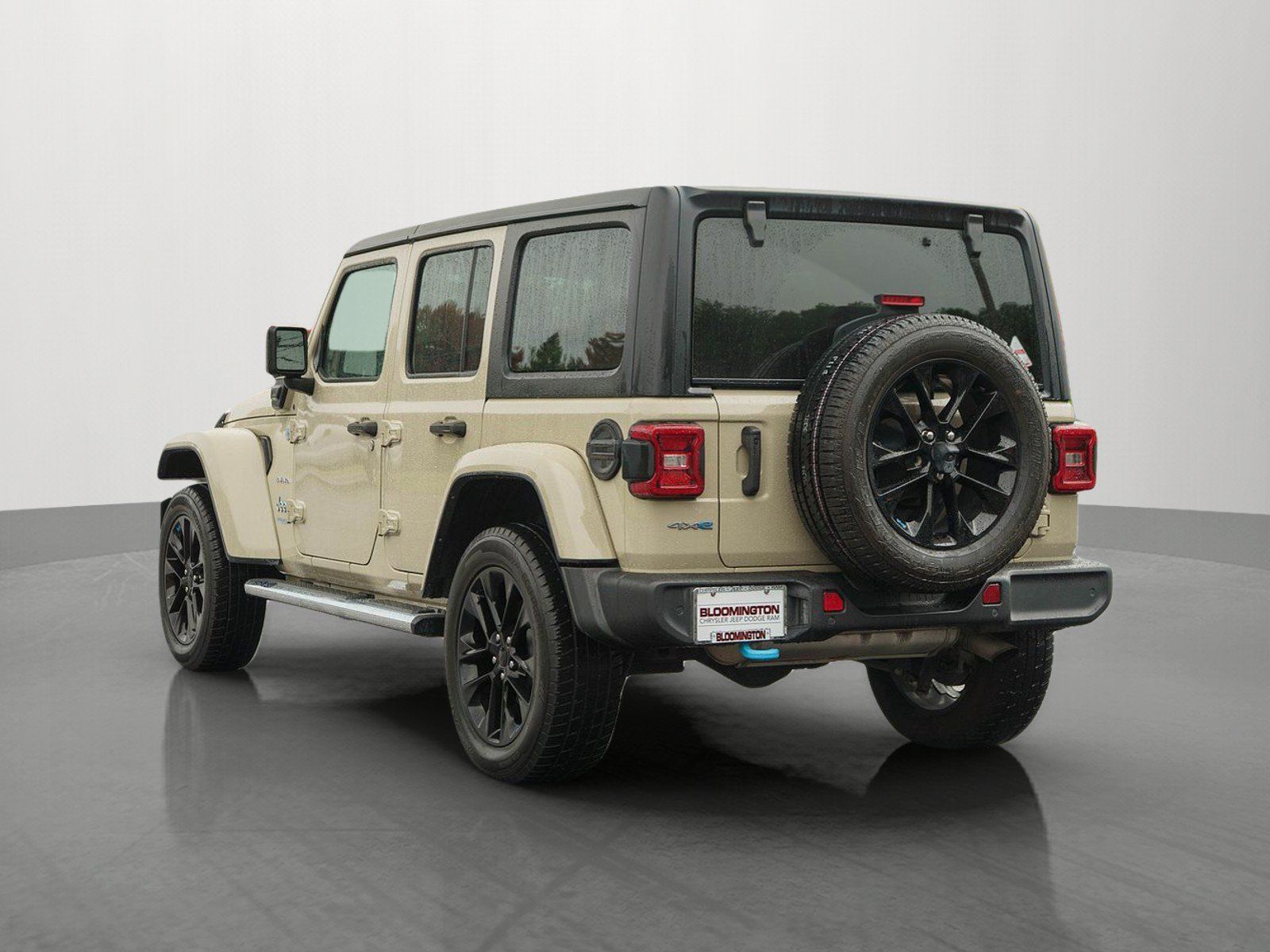 Used 2022 Jeep Wrangler Unlimited Sahara w/ Cold Weather Group AWD/4WD image 5