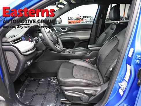 Used 2024 Jeep Compass Latitude AWD/4WD image 13