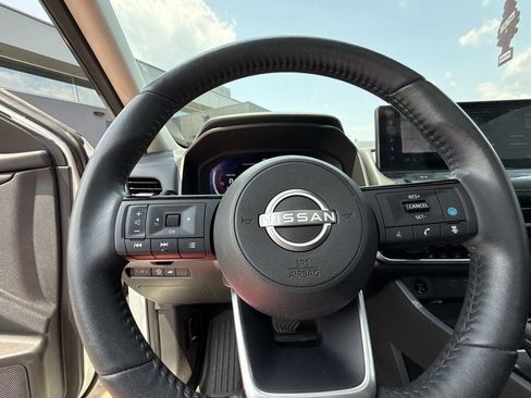 Used 2024 Nissan Rogue SL w/ SL Premium Package FWD image 20