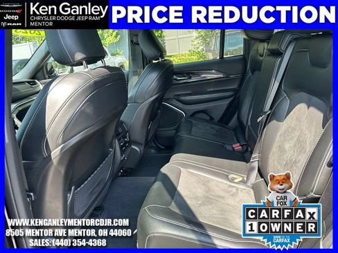 Used 2023 Jeep Grand Cherokee Altitude AWD/4WD image 23