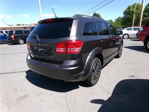 Used 2018 Dodge Journey SE w/ Blacktop Package image 18