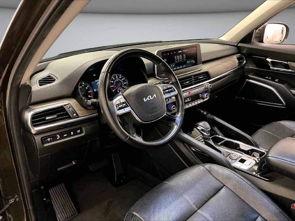 Used 2022 Kia Telluride EX w/ EX Premium Package AWD/4WD image 17