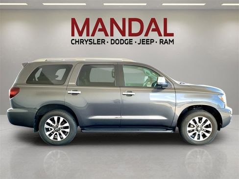 Used 2019 Toyota Sequoia Limited w/ Safety & Convenience Package image 5