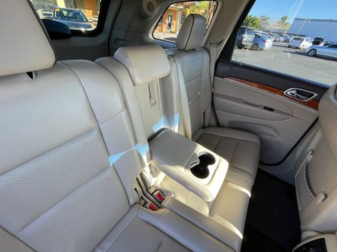 Used 2012 Jeep Grand Cherokee Overland w/ Trailer Tow Group IV image 28