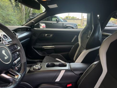 Used 2020 Ford Mustang Shelby GT500 w/ Technology Package image 21