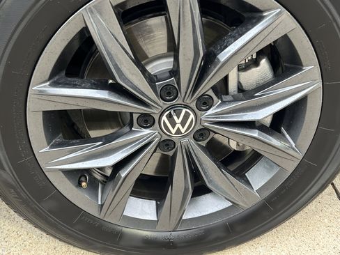 Certified 2023 Volkswagen Tiguan SE w/ Panoramic Sunroof Package FWD image 12