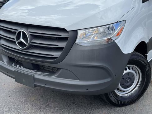 Used 2025 Mercedes-Benz Sprinter 2500 image 3