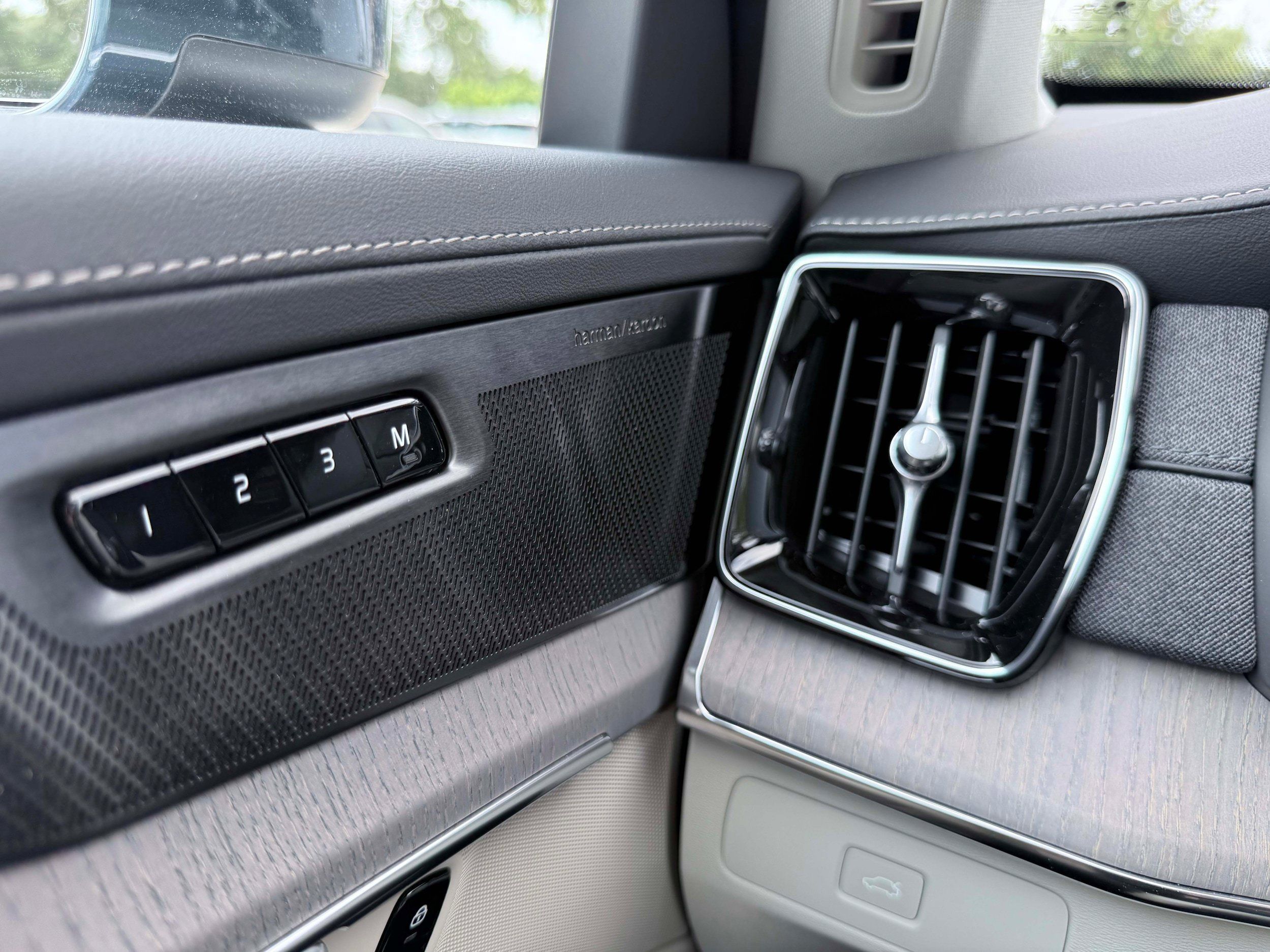 New 2026 Volvo XC90 B6 Ultra w/ Protection Package Premier AWD/4WD image 20