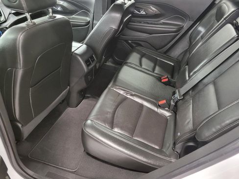 Used 2022 GMC Terrain SLT image 21