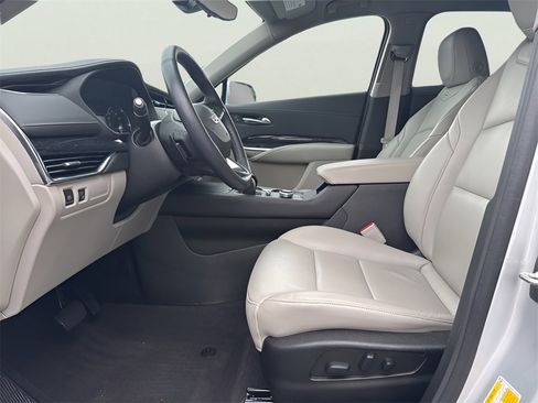 Certified 2022 Cadillac XT4 Premium Luxury w/ Enhanced Visibility Package image 12