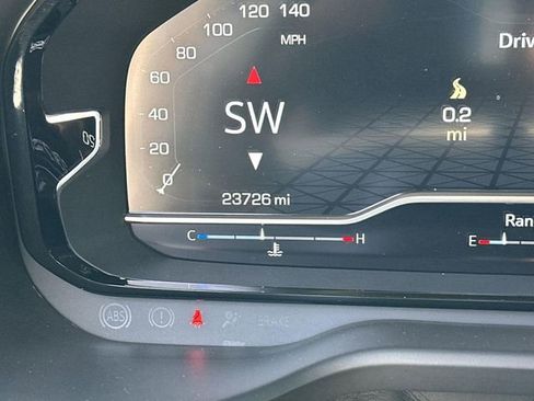 Used 2024 GMC Yukon Denali Ultimate image 11