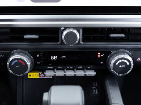 Used 2025 Toyota 4Runner TRD Off-Road Premium AWD/4WD image 19