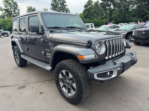Used 2018 Jeep Wrangler Unlimited Sahara w/ Uconnect 4C Nav & Sound Group AWD/4WD image 7