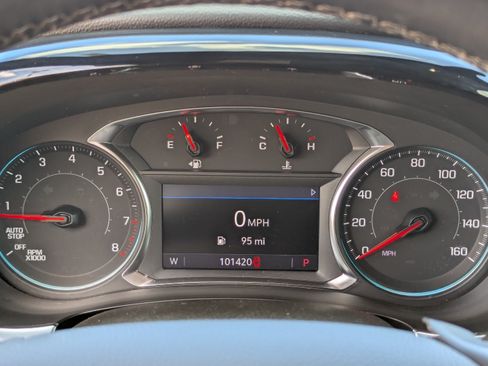 Used 2023 Chevrolet Traverse LT FWD image 38