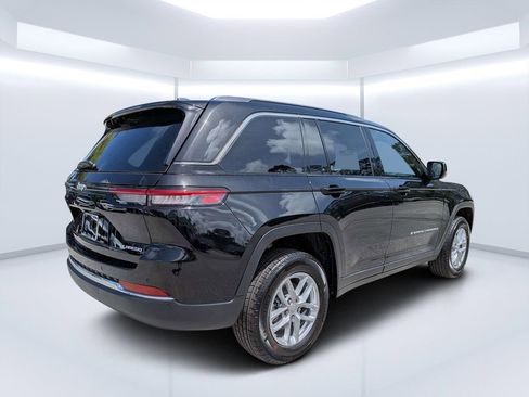 New 2026 Jeep Grand Cherokee Laredo w/ Trailer Tow Package RWD image 4