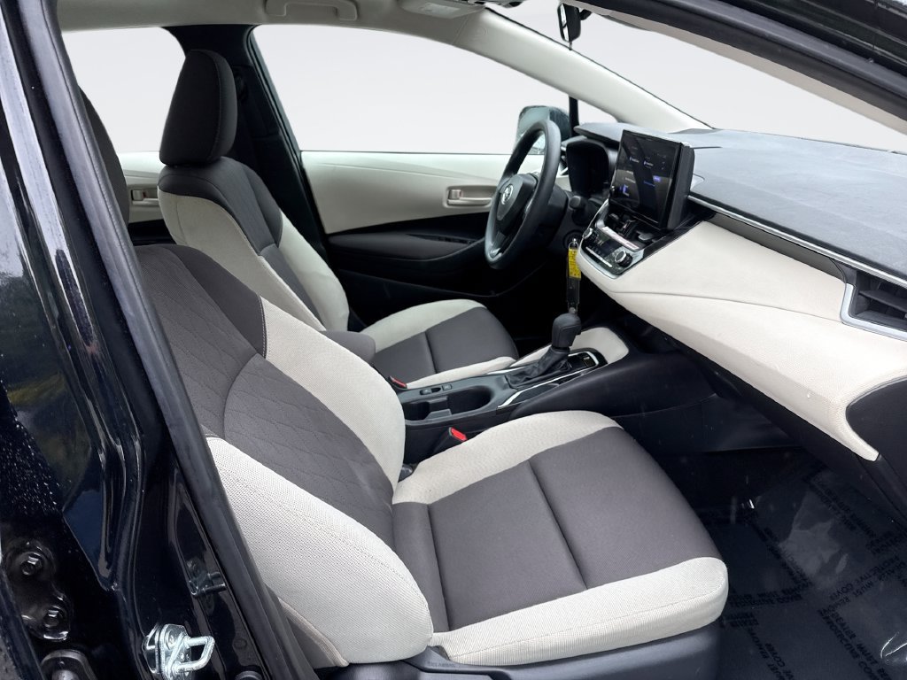 Used 2025 Toyota Corolla LE FWD image 25