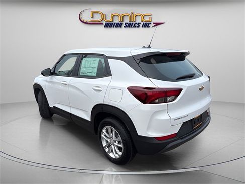 Used 2026 Chevrolet TrailBlazer LS image 2