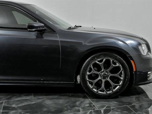 Used 2018 Chrysler 300 S w/ 300S Premium Group RWD image 11
