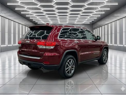 Used 2017 Jeep Grand Cherokee Limited w/ Luxury Group II AWD/4WD image 2